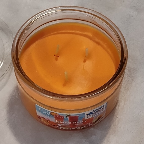 NEW! Mainstays Island Party 3 Wick Candle - Picture 2 of 5